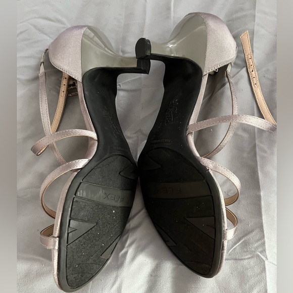 Heals - Picture 2 of 2